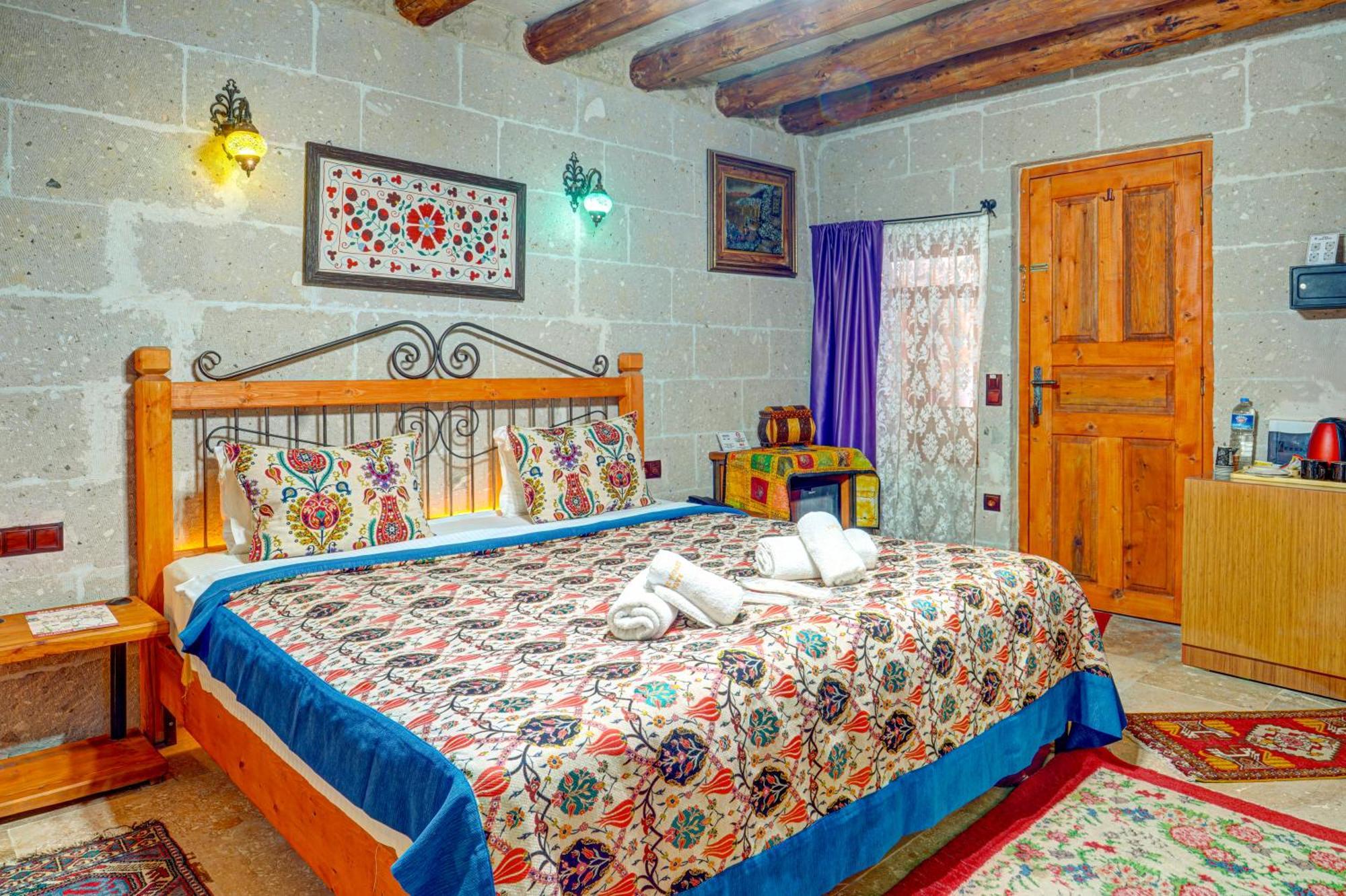 مبيت وإفطار أفانوس Atax Cave House المظهر الخارجي الصورة
