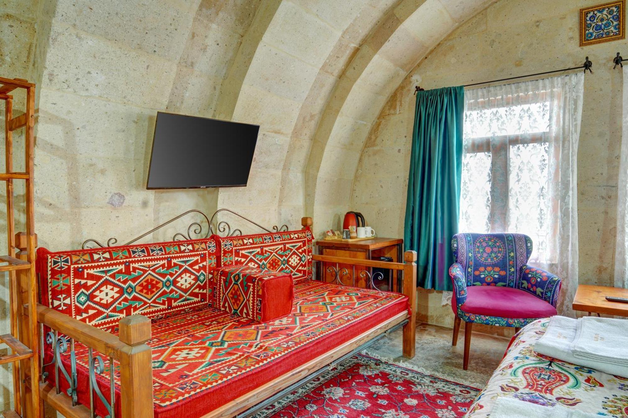 مبيت وإفطار أفانوس Atax Cave House المظهر الخارجي الصورة