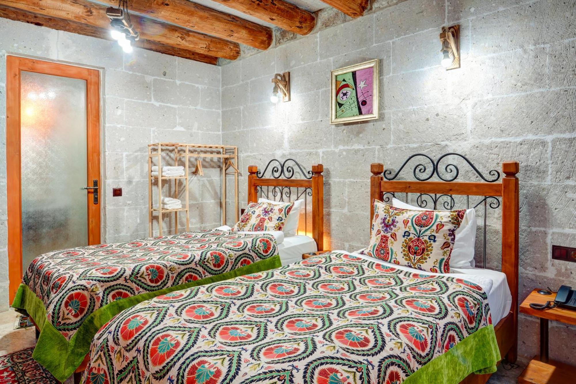 مبيت وإفطار أفانوس Atax Cave House المظهر الخارجي الصورة