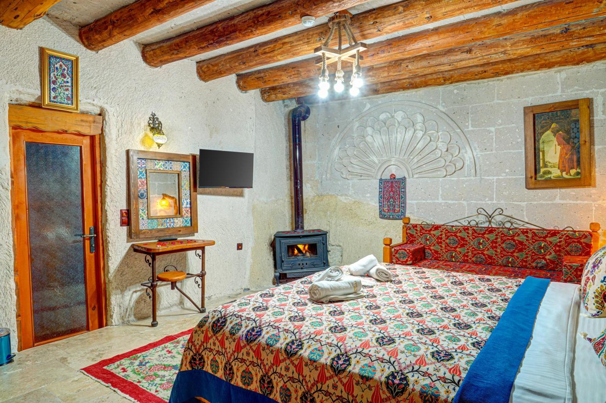 مبيت وإفطار أفانوس Atax Cave House المظهر الخارجي الصورة